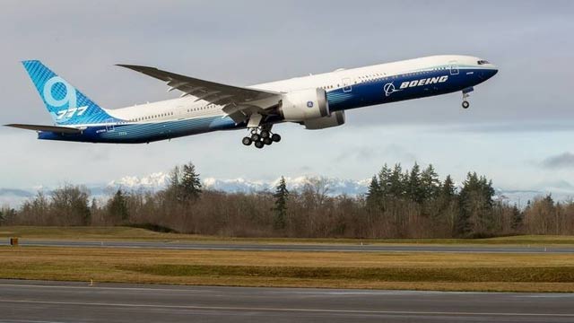 World’s largest twin-engine jetliner successfully completes maiden flight